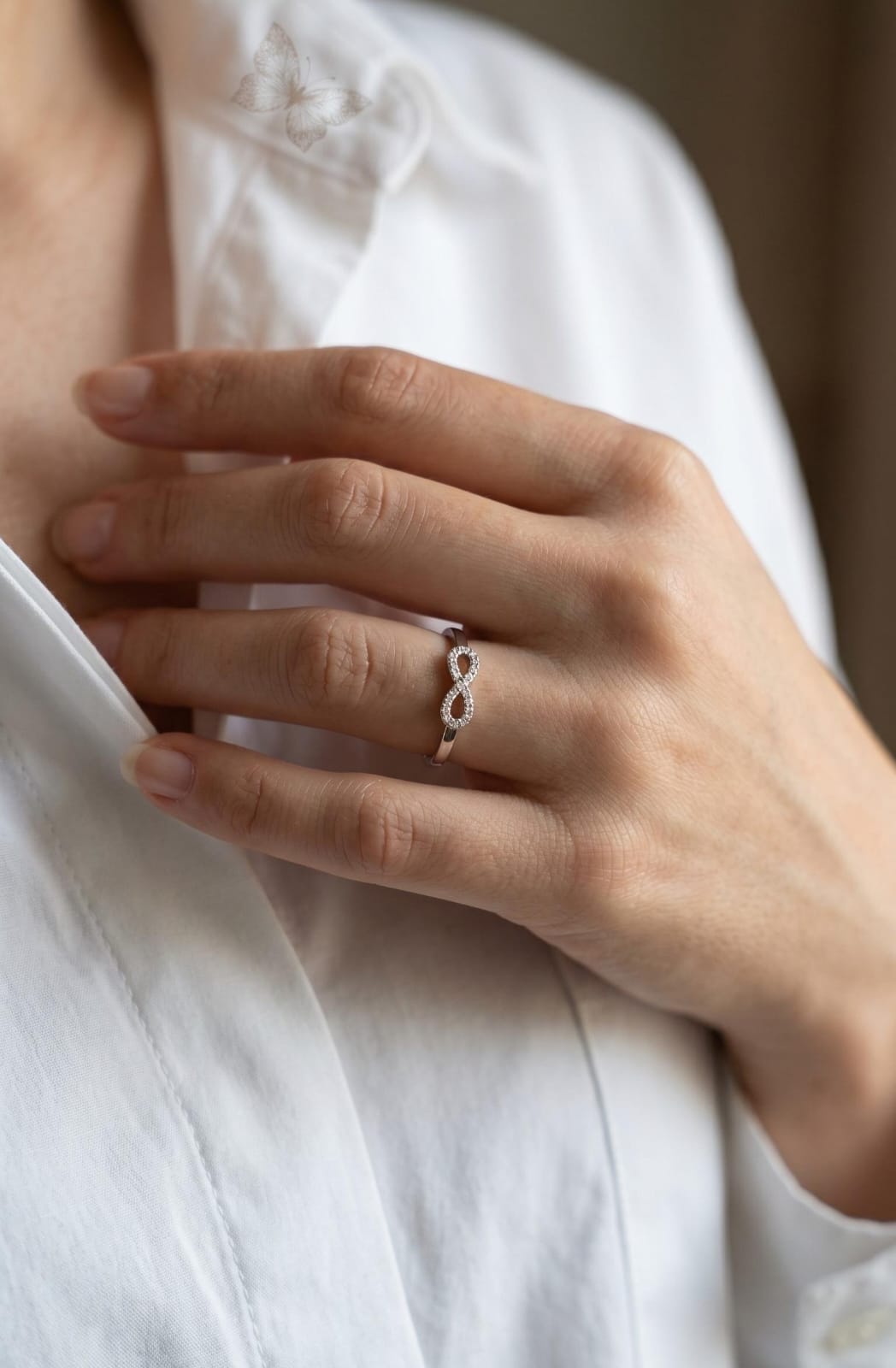 Anillo plateado zircon infinito xuping jewelry
Tallas: 6/7 y 8