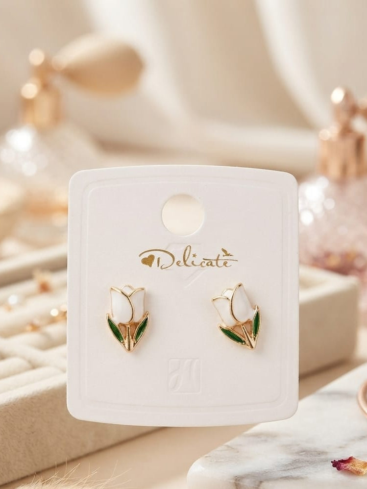 Arete "tulipán botón blanco"