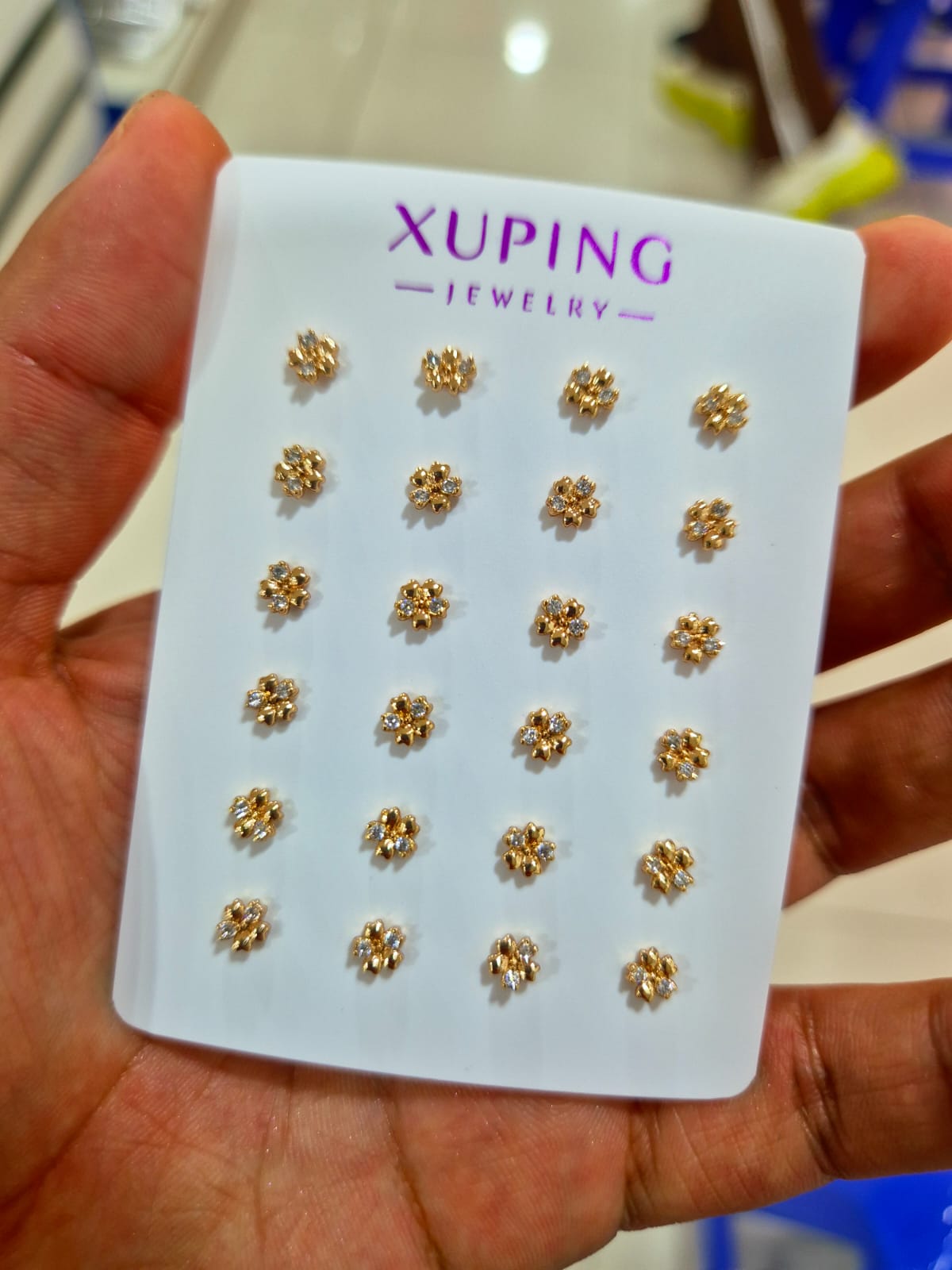 Arete mini flor pegado zircon
