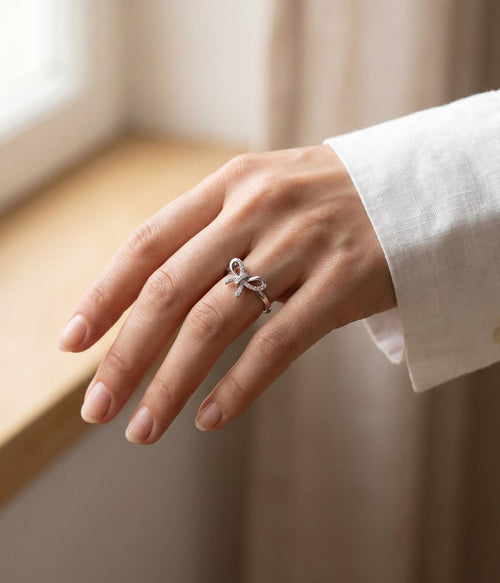 Anillo plateado moño zircon blanco xuping jewelry 

Tallas: 8/9 y 10