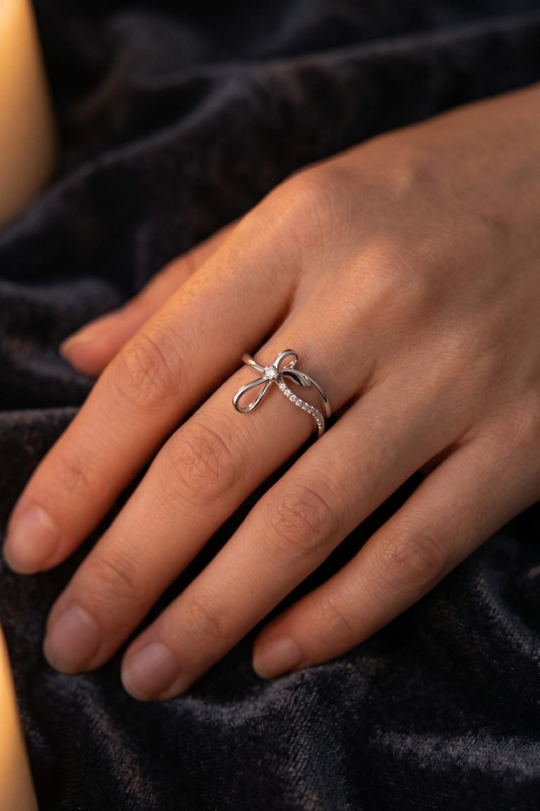 Anillo plateado moño zircon blanco xuping jewelry 

Tallas: 8/9 y 10