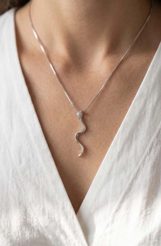 Cadena veneciana + serpiente pasante plateado zircon , xuping jewelry 

45cm