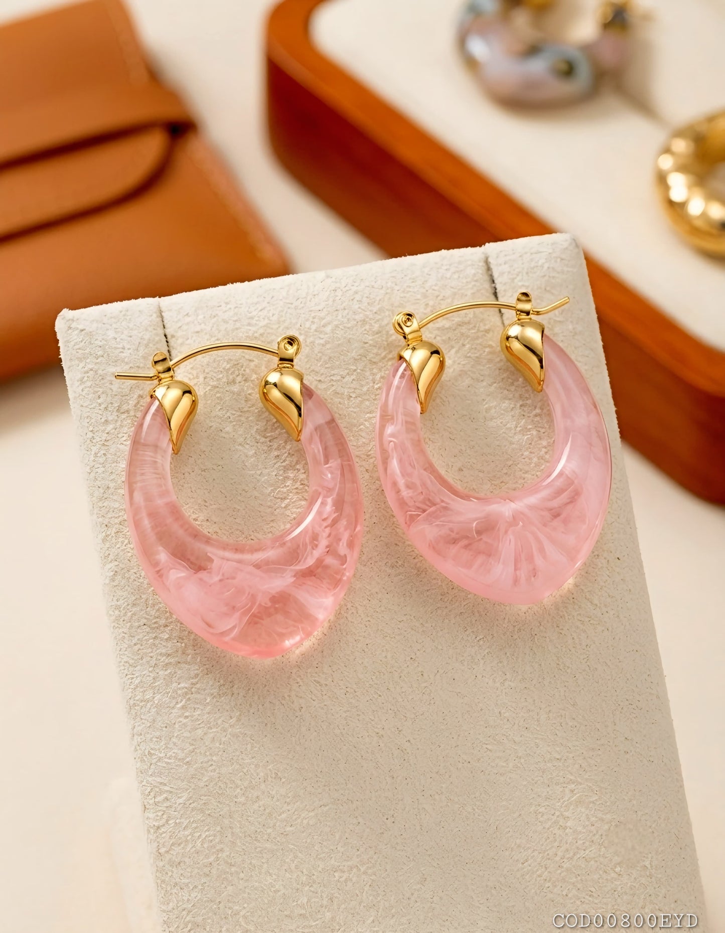 Arete modelo vintage acrílico acero inoxidable enchapado en oro de 18k