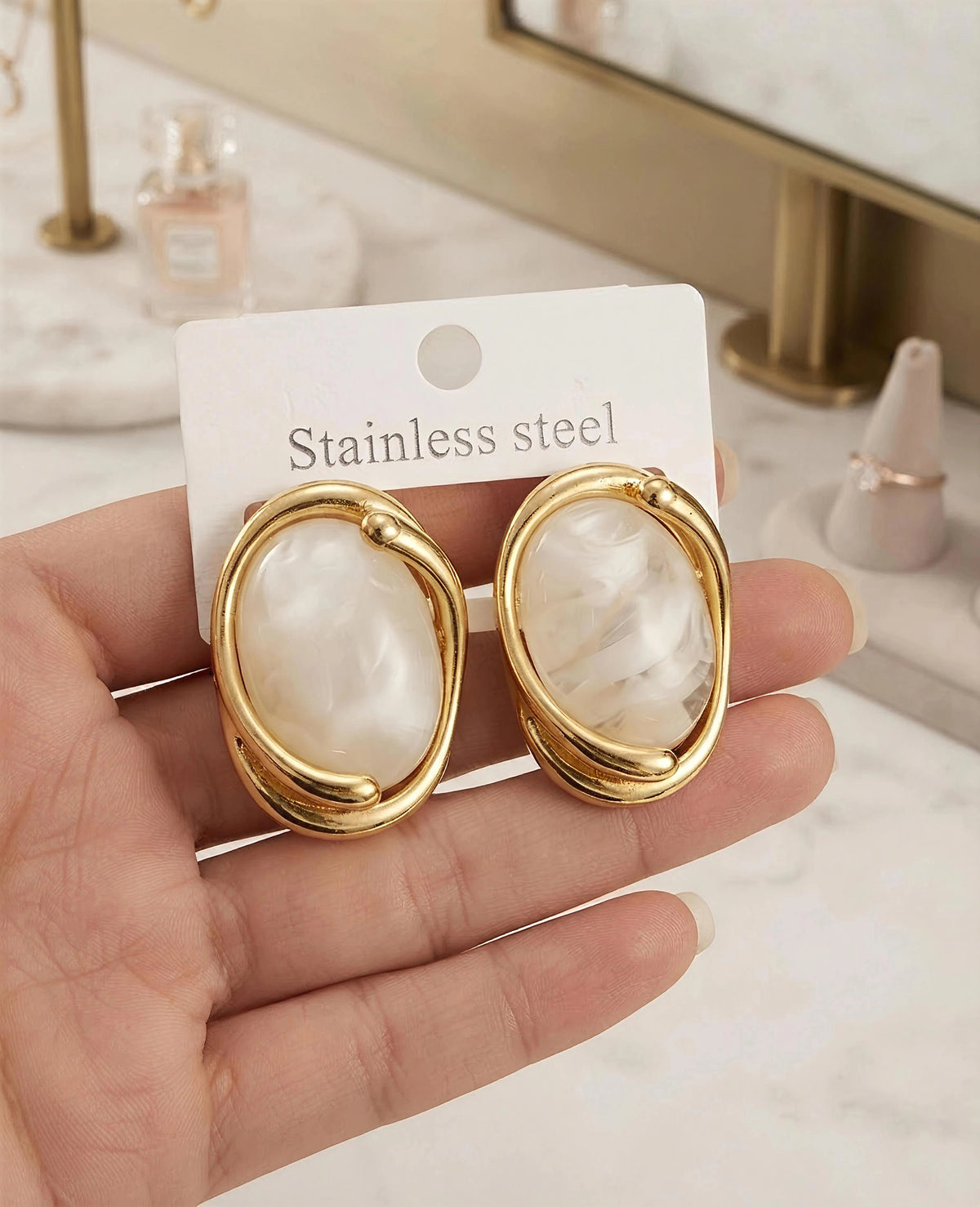 Aretes en acrílico acero inoxidable enchapado en oro