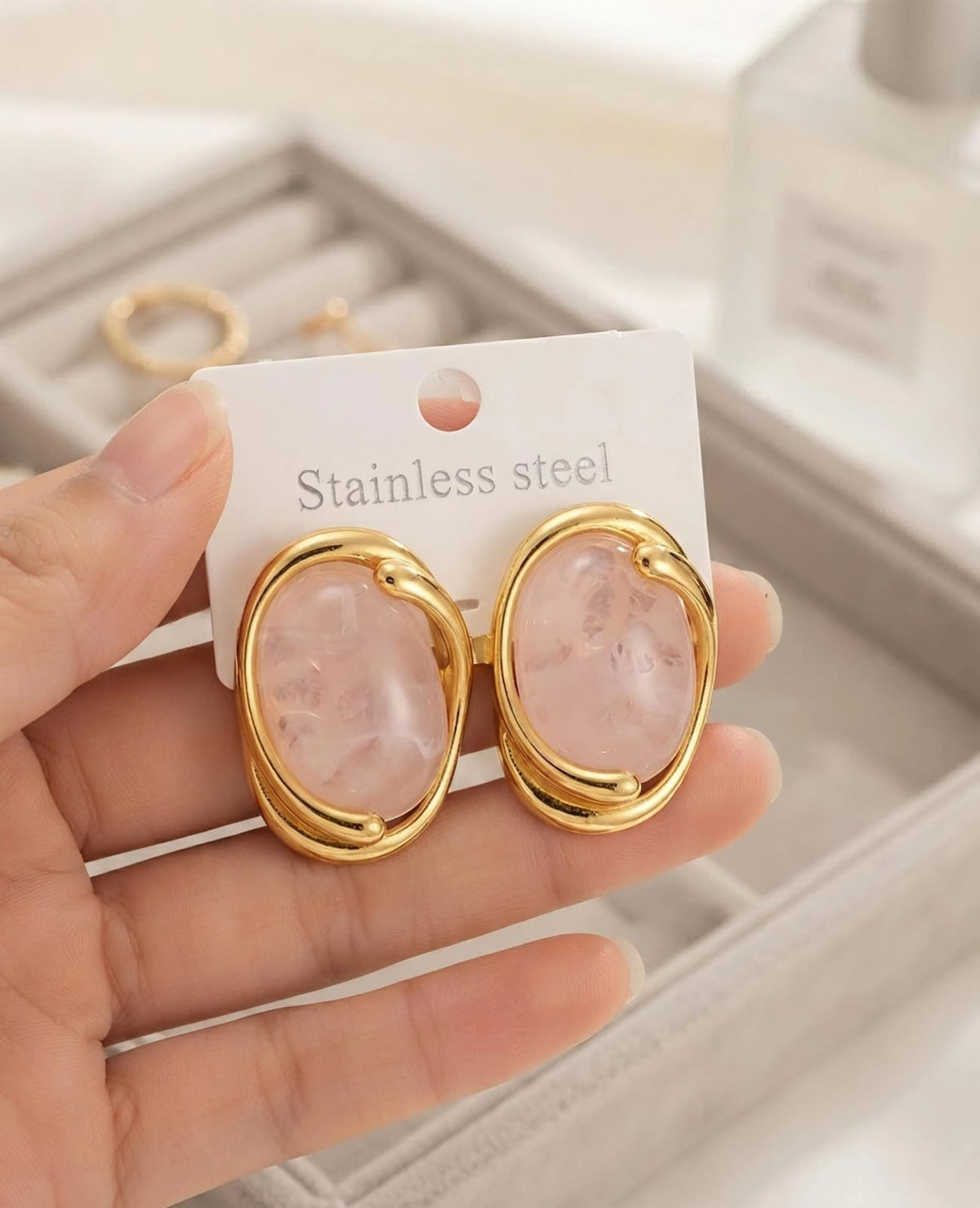 Aretes en acrílico acero inoxidable enchapado en oro
